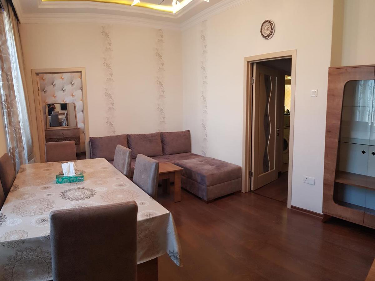 Central Baku Luxury Apartment On Nizami Street Buitenkant foto